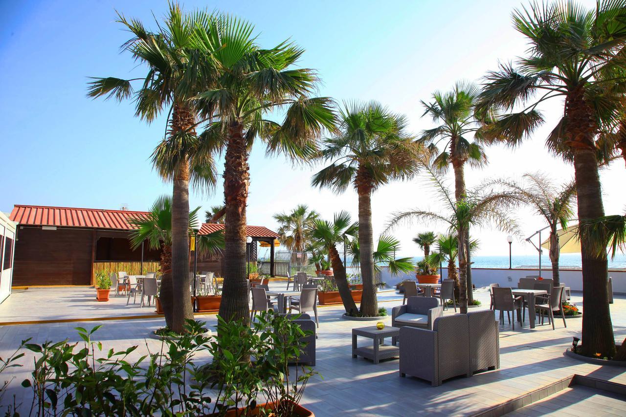 Villaggio La Bussola Paola Buitenkant foto